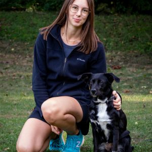 Trainerin Sofia mit Hund